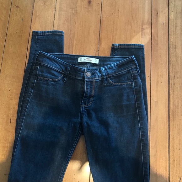 Selling a 3 bundle of Hollister Jeans. - Picture 9 of 10
